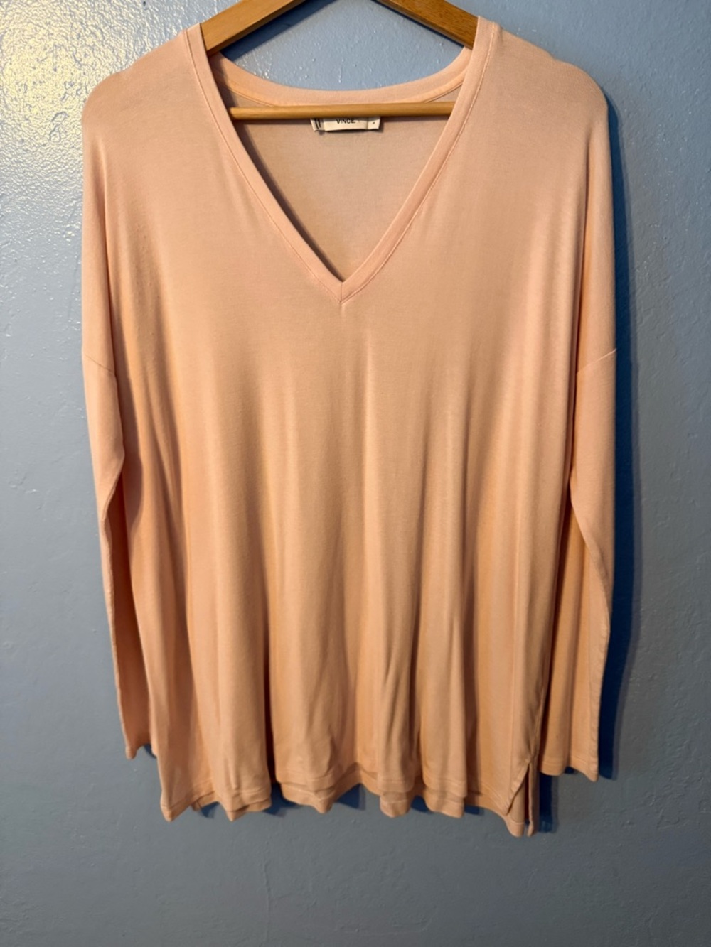 Vince Women's V-Neck Sweater in Light Blush